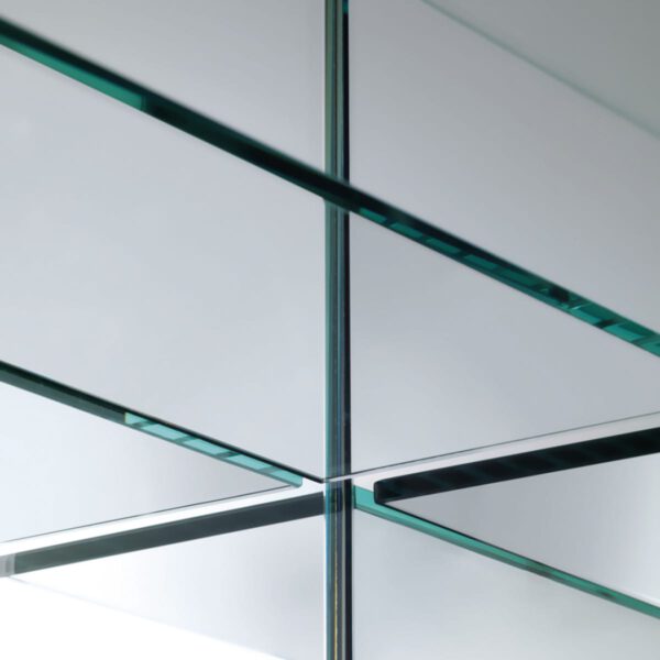 Mirror-mirror-Italiaanse-luxe-design-spiegel-Glas-italia-moderne-glazen