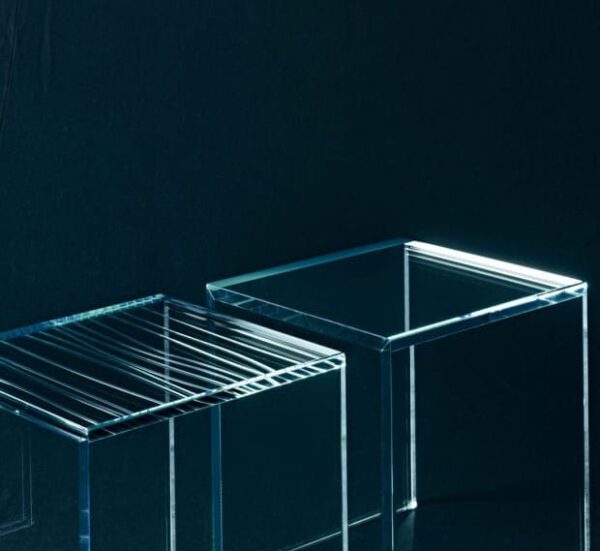 Italiaanse-Gegraveerde-Luxe-Moderne-design-maatwerk-tafel-bijzettafel-bureau-glasitalia
