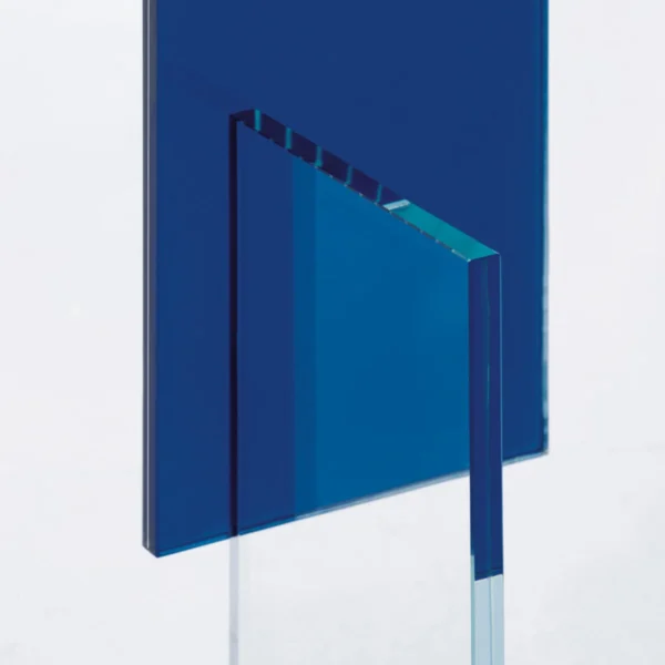 don-gerrit-tafel-Salontafel-bijzettafel-glazen-design-italiaanse-moderne-exclusieve-noctum-rotterdam-amsterdam-nederlands-glasitalia-blauw