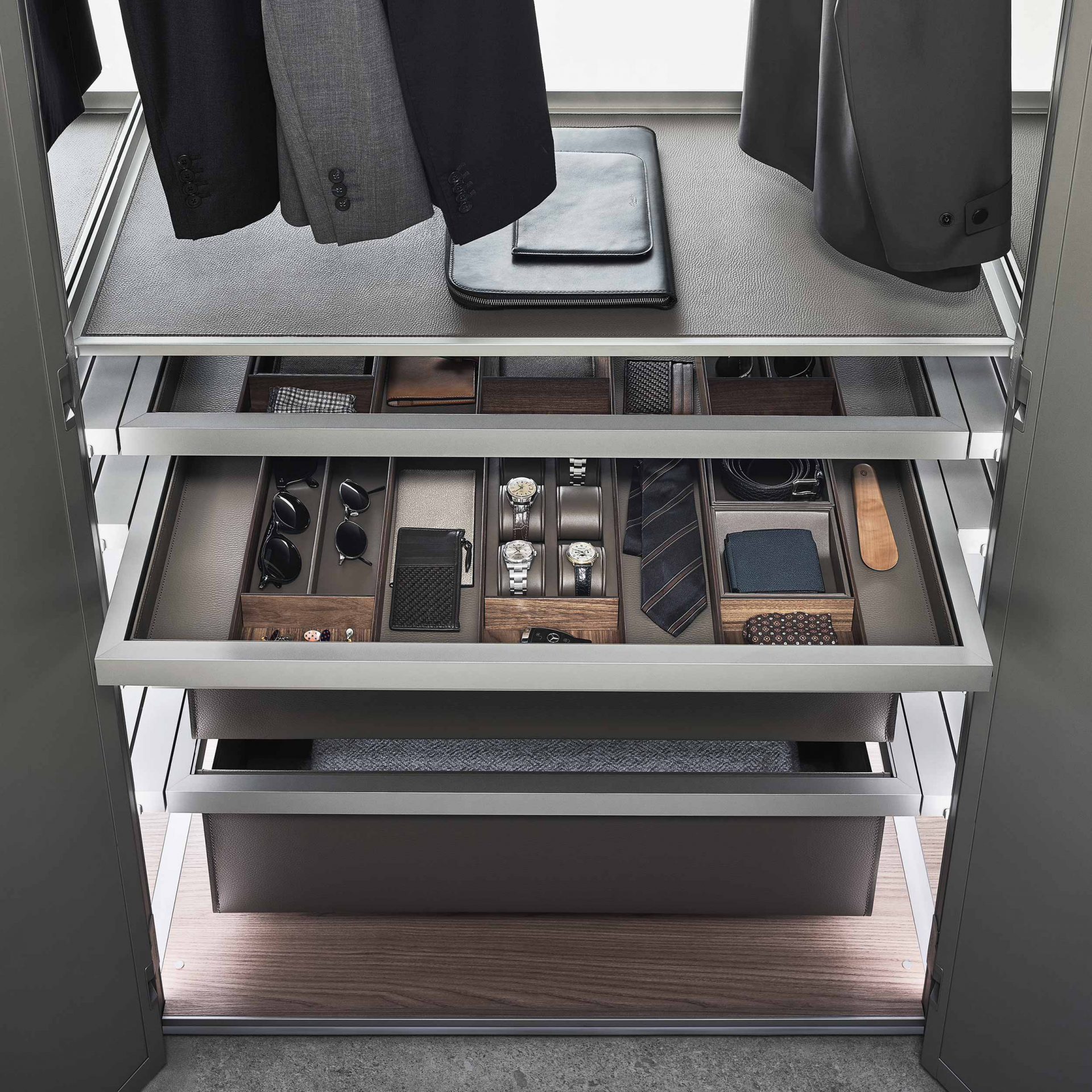 Italiaans_design_Rimadesio_Cover_kasten_systeem_met_aanpasbare_modules_voor_maximale_flexibiliteit_en_elegantie,_verkrijgbaar_bij_Noctum