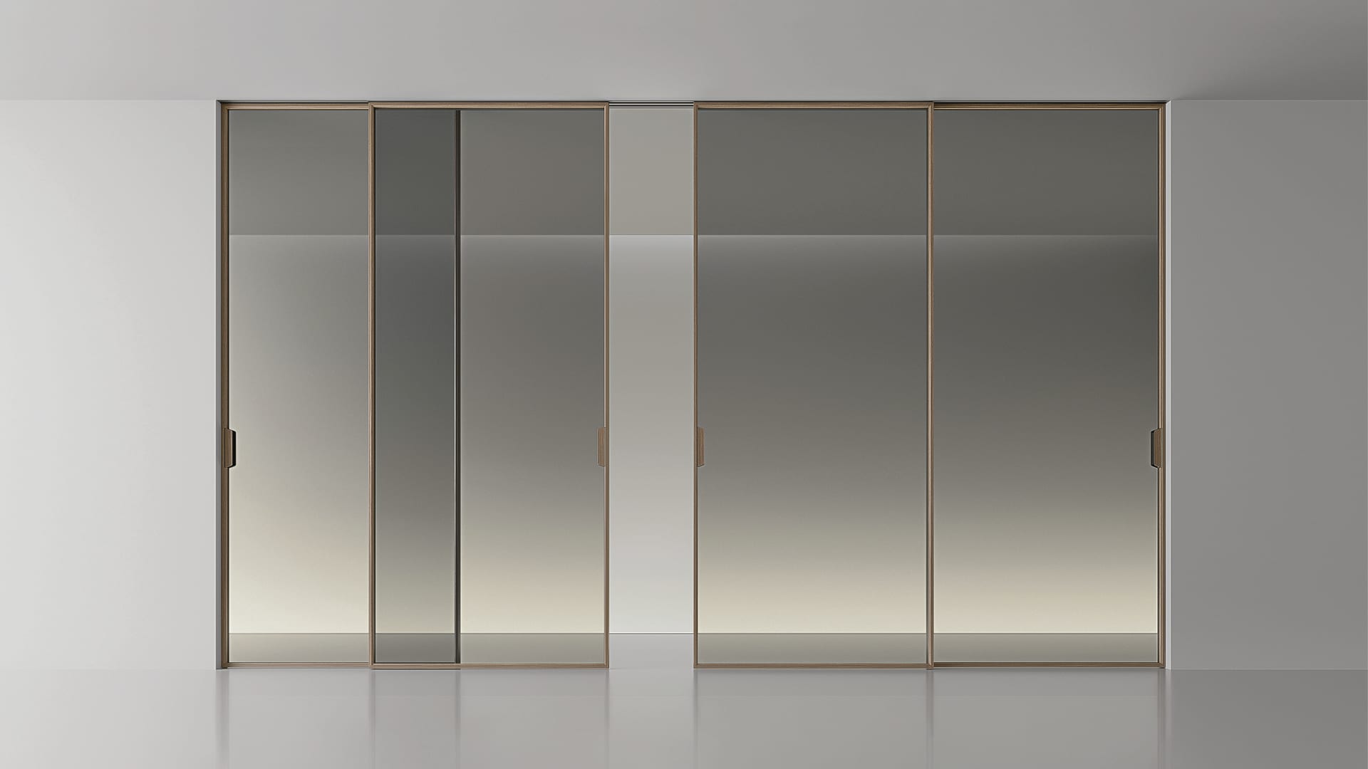 Rimadesio Maxi Pure schuifdeur met volledig glazen panelen en subtiel aluminium frame, in een symmetrische wandopstelling.