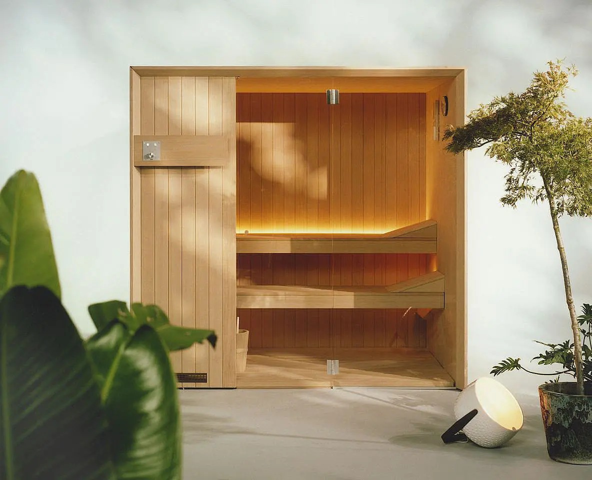 EFFE Idea sauna met verfijnde houtafwerking en klassieke sauna-opbouw
