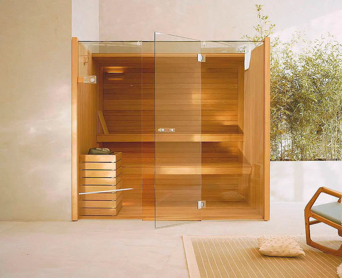EFFE Sky sauna met grote glasvlakken en open ruimtelijke werking